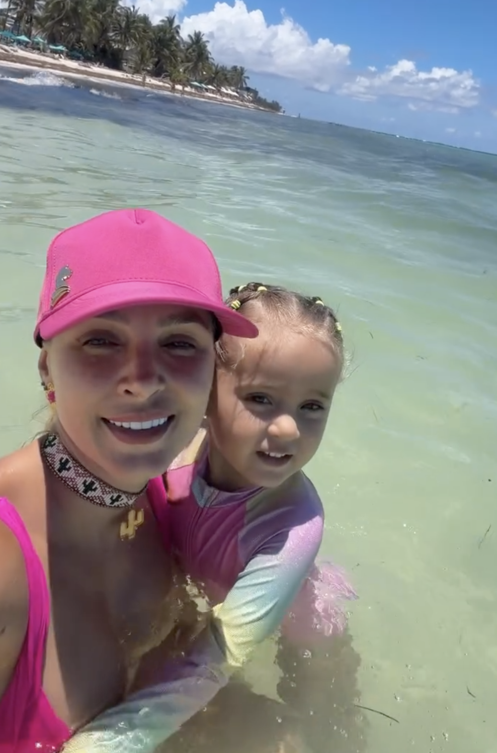 Elizabeth Loaiza con su hija